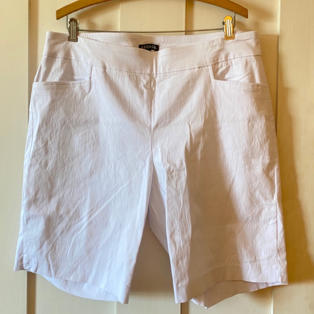 White Pull-up Shorts for Summer / Vacation